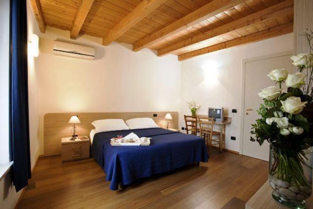 Arena Inn B&B Verona Habitación foto